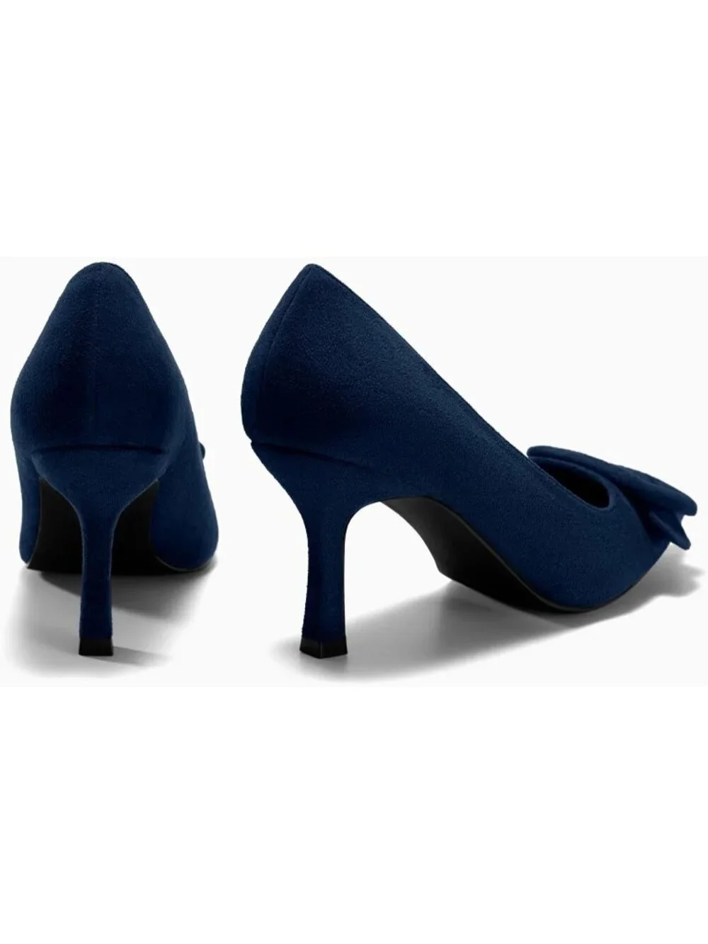 N/A features heels